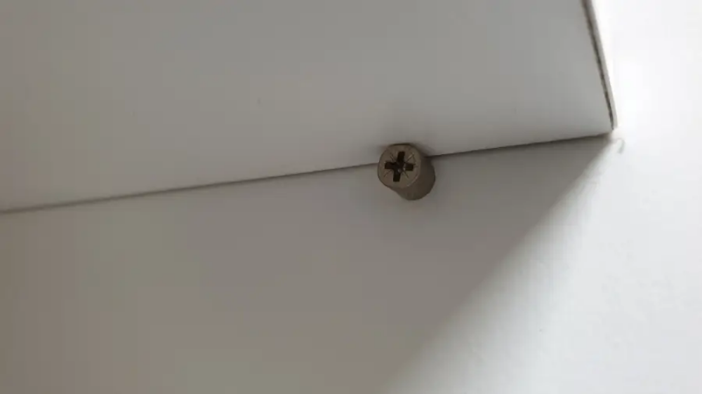 선반 고정 부속