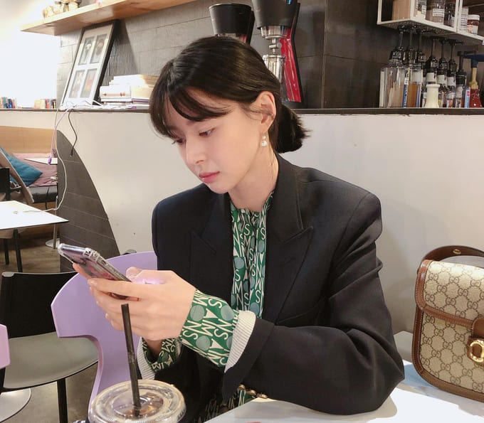 권나라 사복