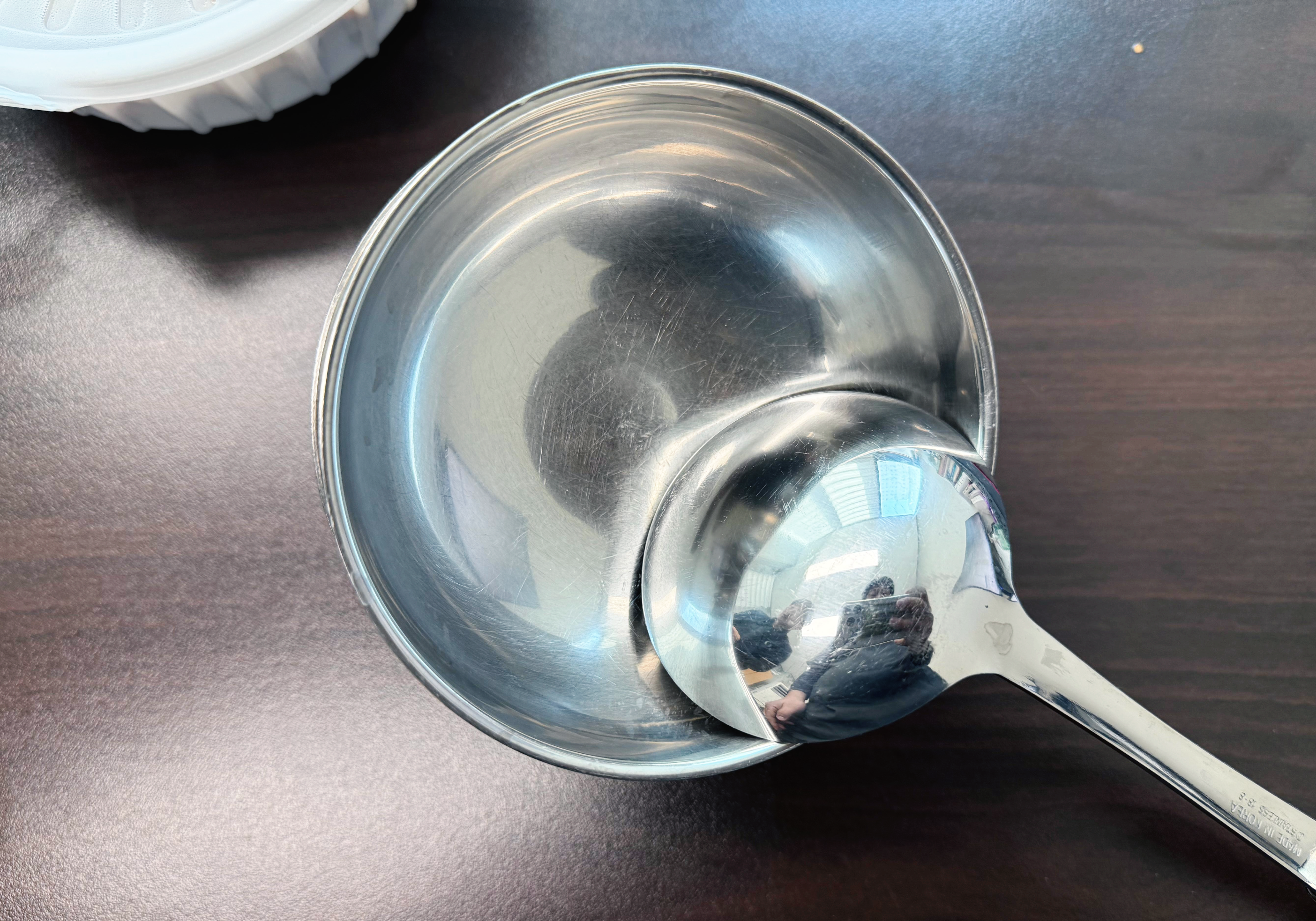 국자와 그릇 준비해주세요!