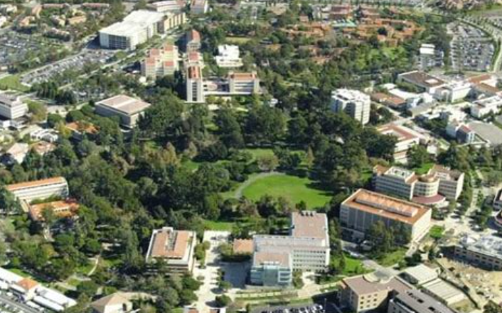 상공에서 본 UCI 전경