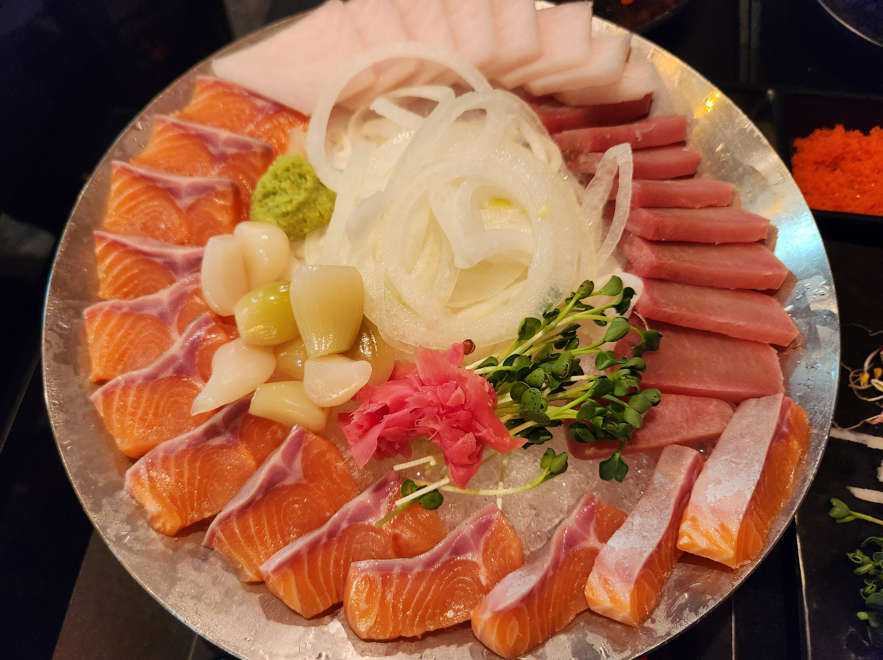 육회반한연어-무한리필-연어-참치