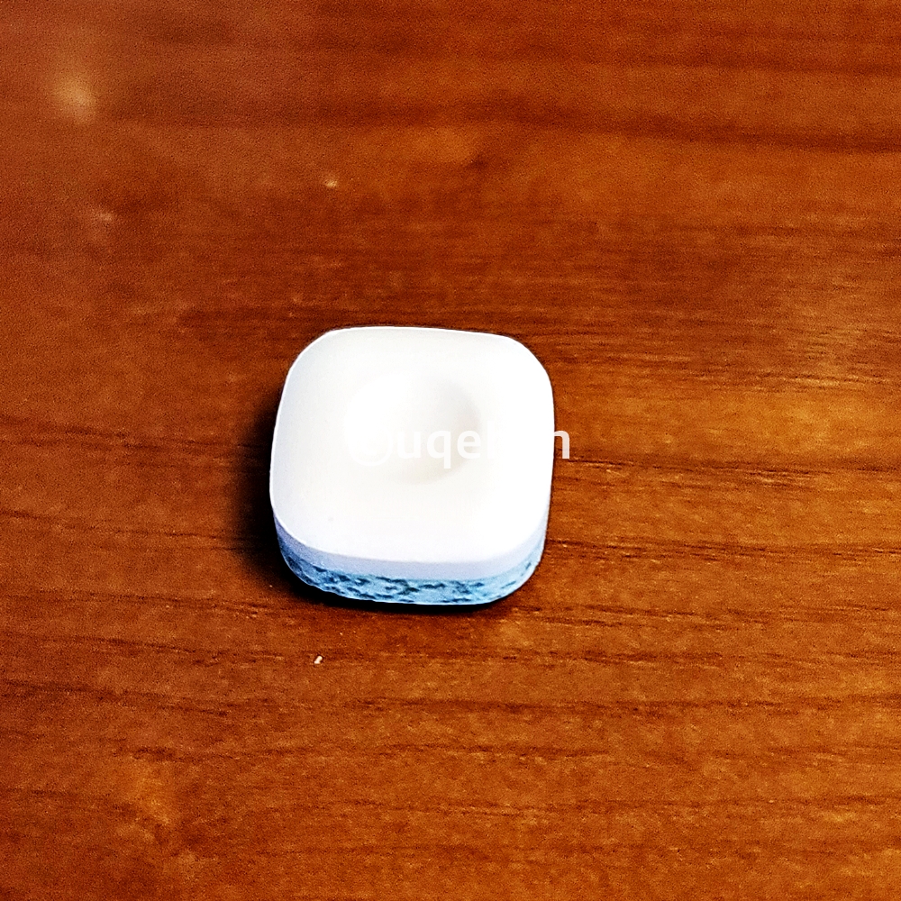 코스트코 벨라민트 화이트 스피어민트 추잉껌의 윗면이의 하얀 사탕 부분이다.