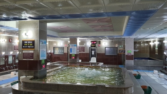 국내 온천여행 수안보 온천 즐기는 방법 네 가지 BEST 04 프라이빗 노천, 무료 족욕, 온천수 테라피 프로그램 포함