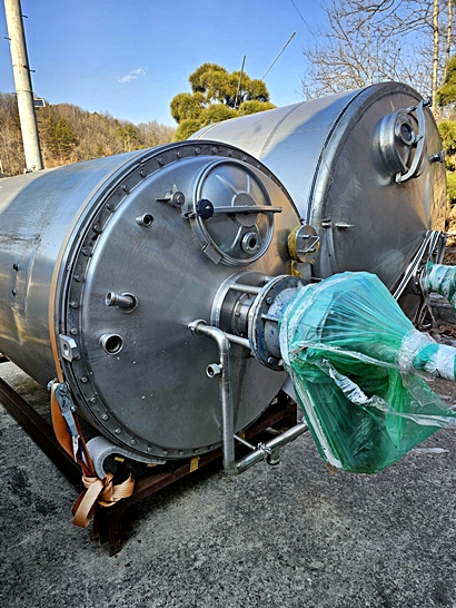used-industrial-tank-storage-yard-okcheon-4ton-jacket-tank