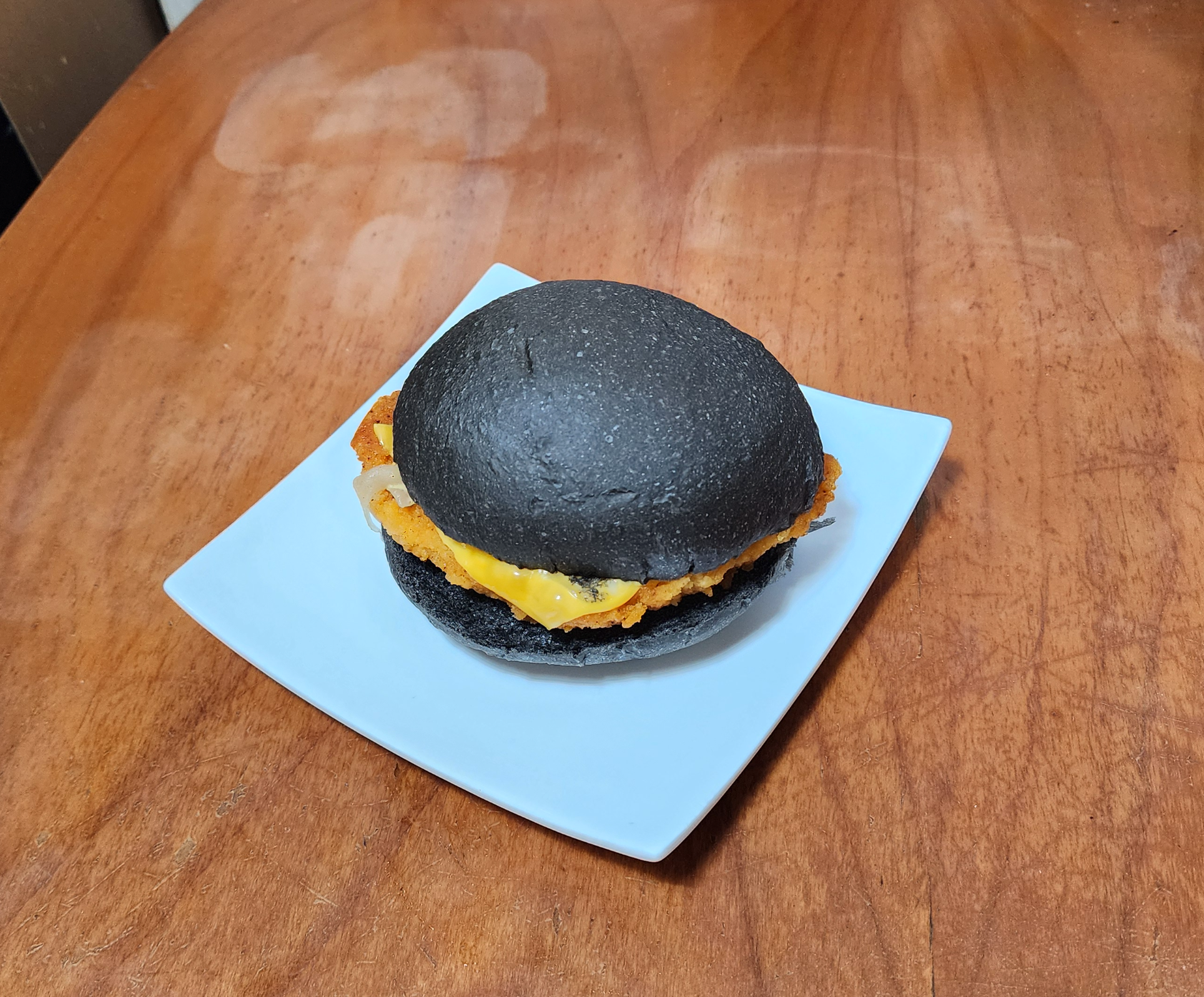 어메이징블랙통치킨버거