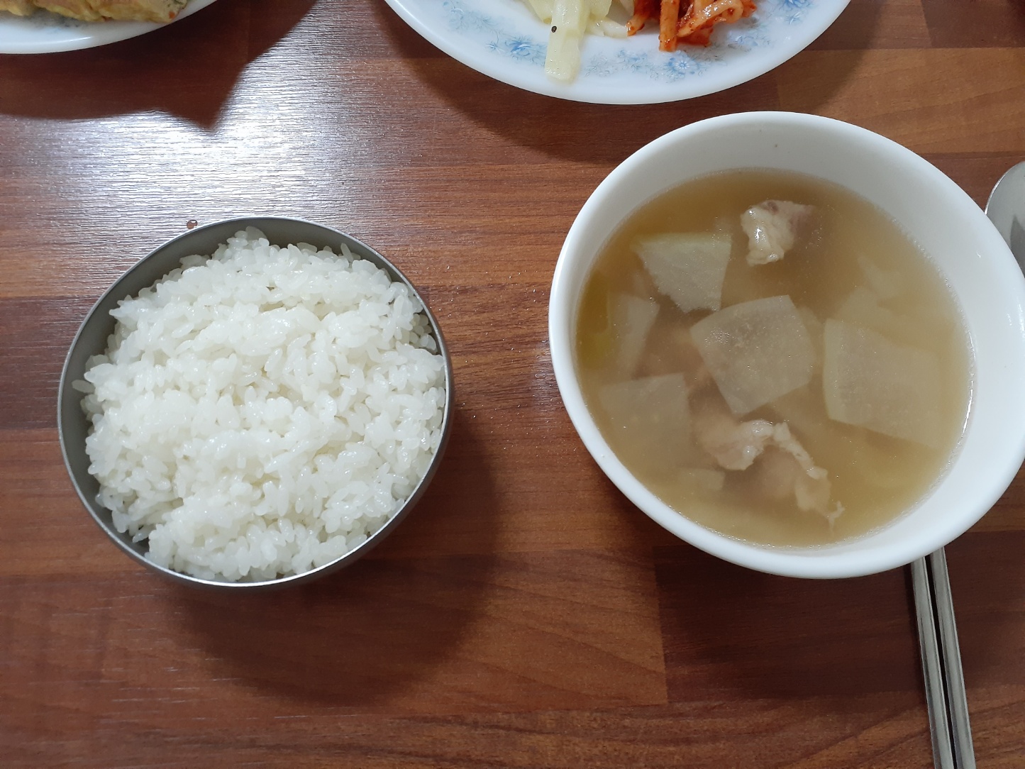 응실리구판장식당