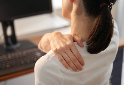 어깨가 시큰거리는 이유 6가지