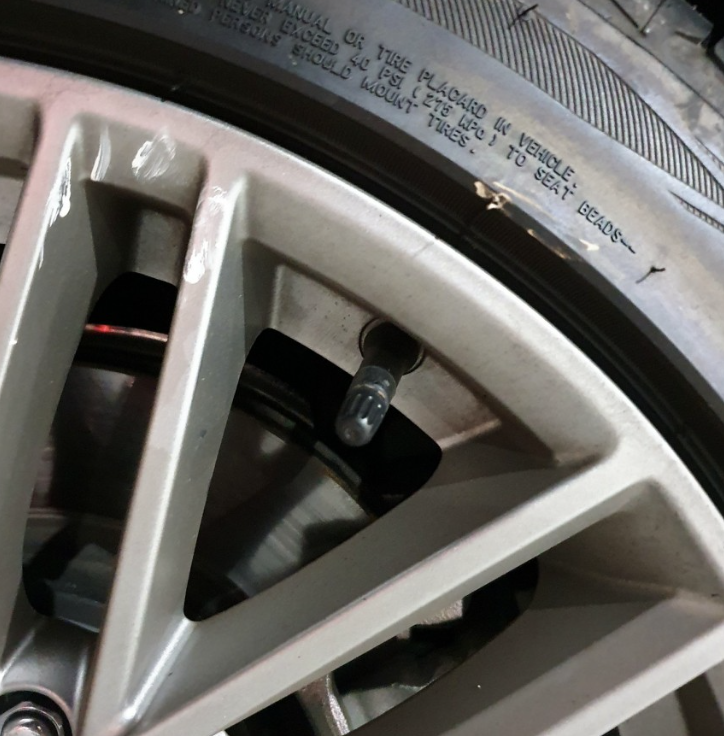 타이어 공기압 넣는 곳 1분 만에 확인하기(+2024)