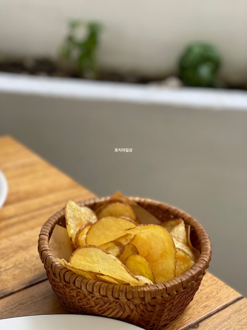 나트랑 시내 피자 맛집 라칼라 - 감자 칩스