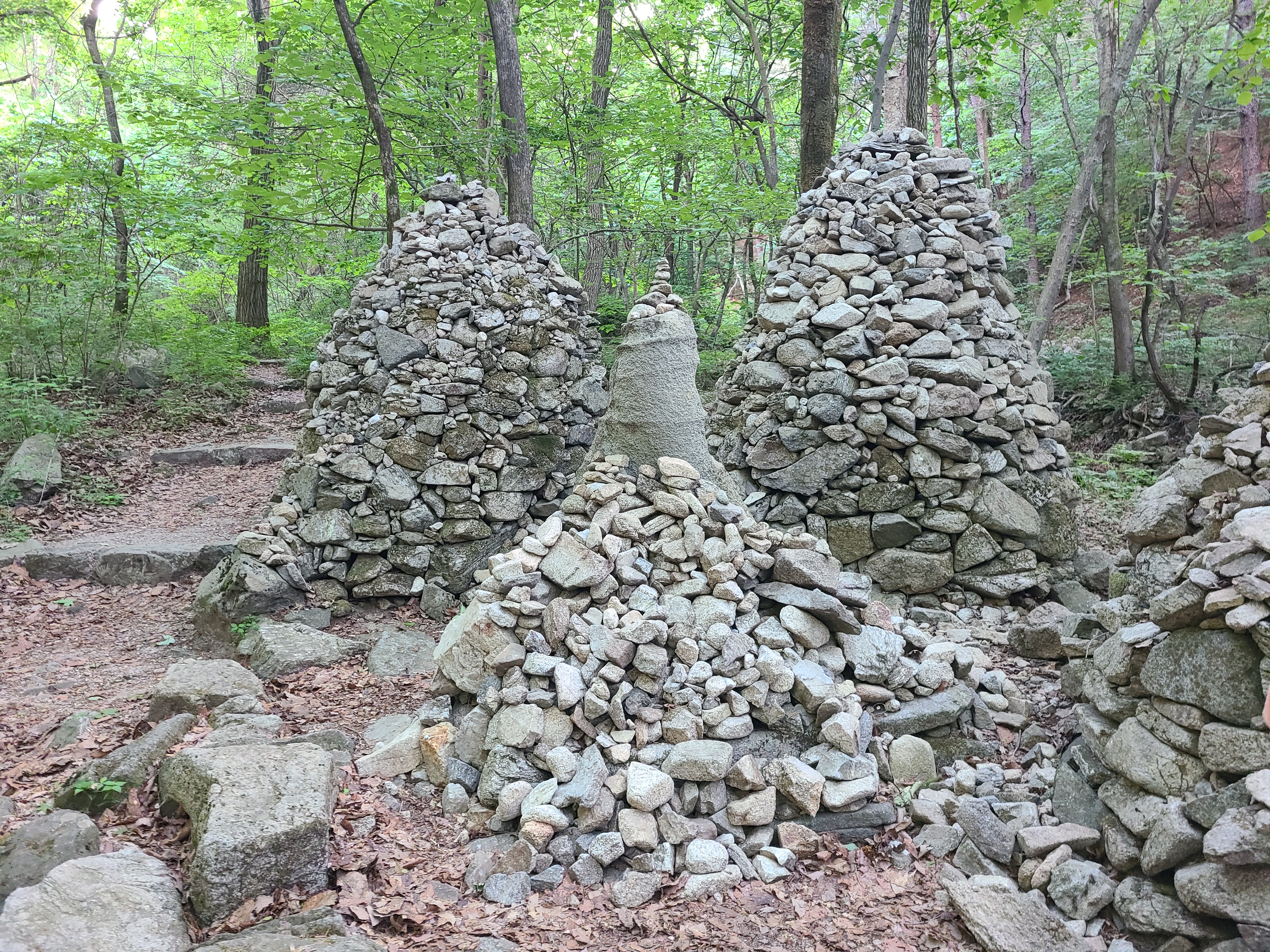산음자연휴양림 소원바위