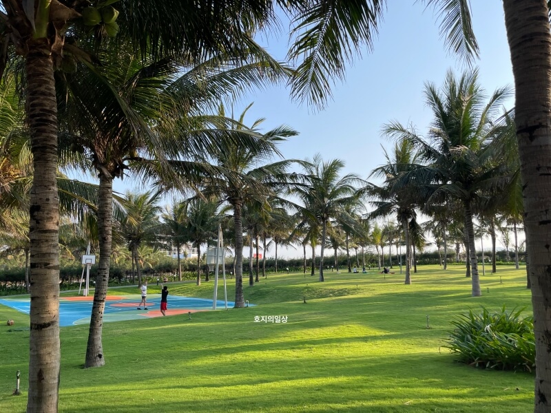 나트랑 스완도르 리조트 깜란 후기 - 야외 농구장