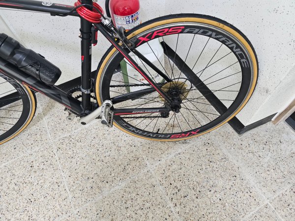 XRS16 로드자전거 뒷바퀴