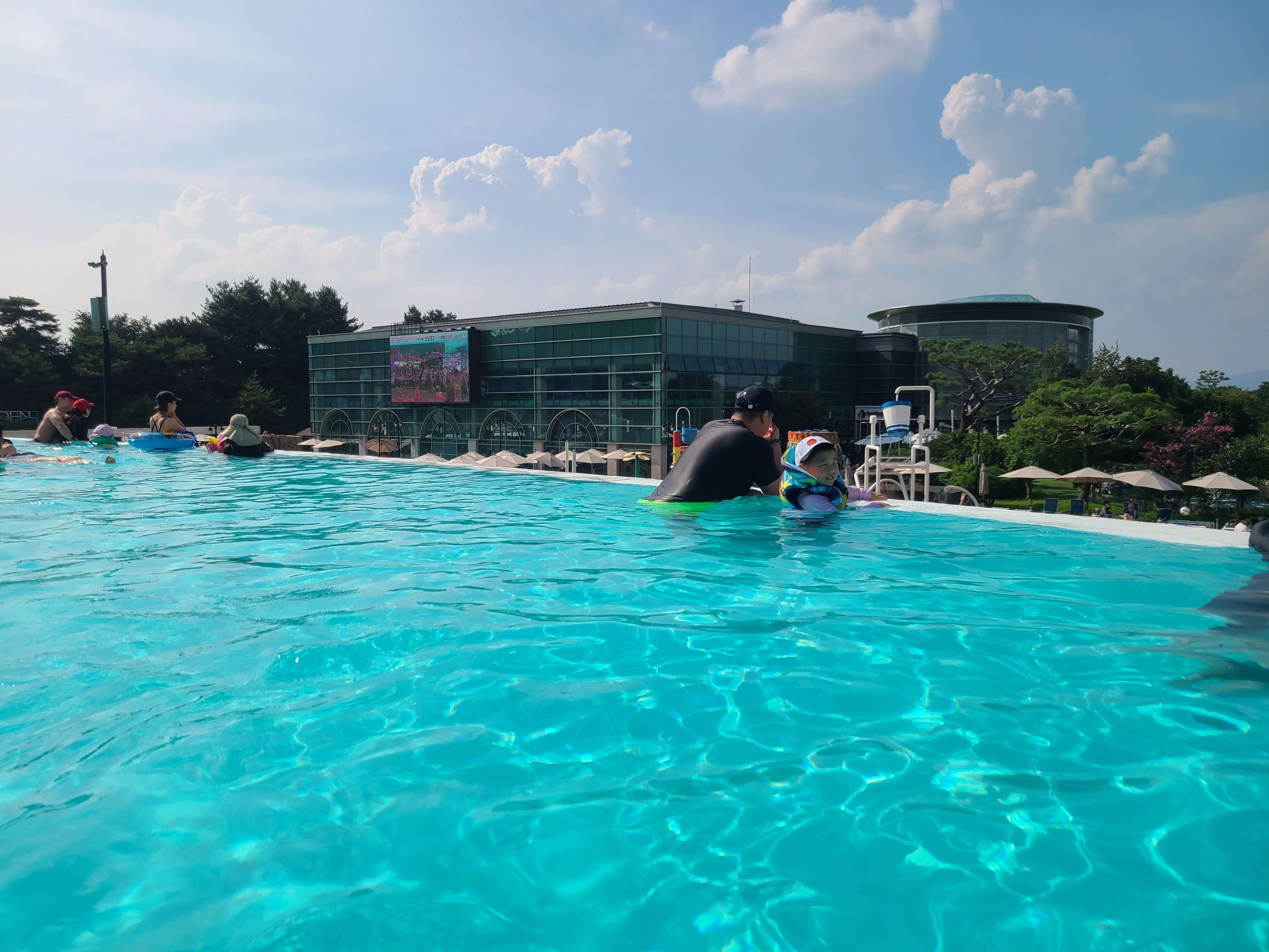 테르메덴 풀앤 스파 야외