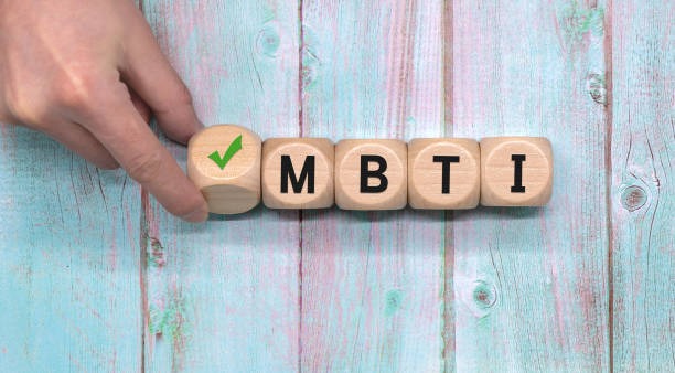 MBTI란 16가지 성격 유형 특징과 궁합 정리