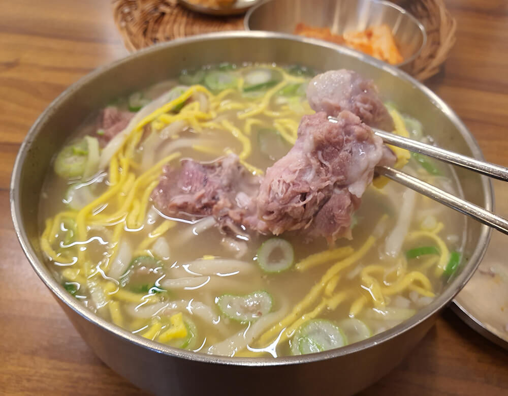 평이담백 뼈칼국수 방이점 - 뼈칼국수5