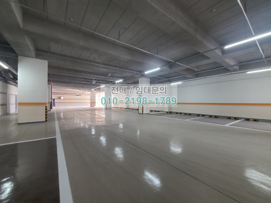 드라이브인 통로 및 주차 사진