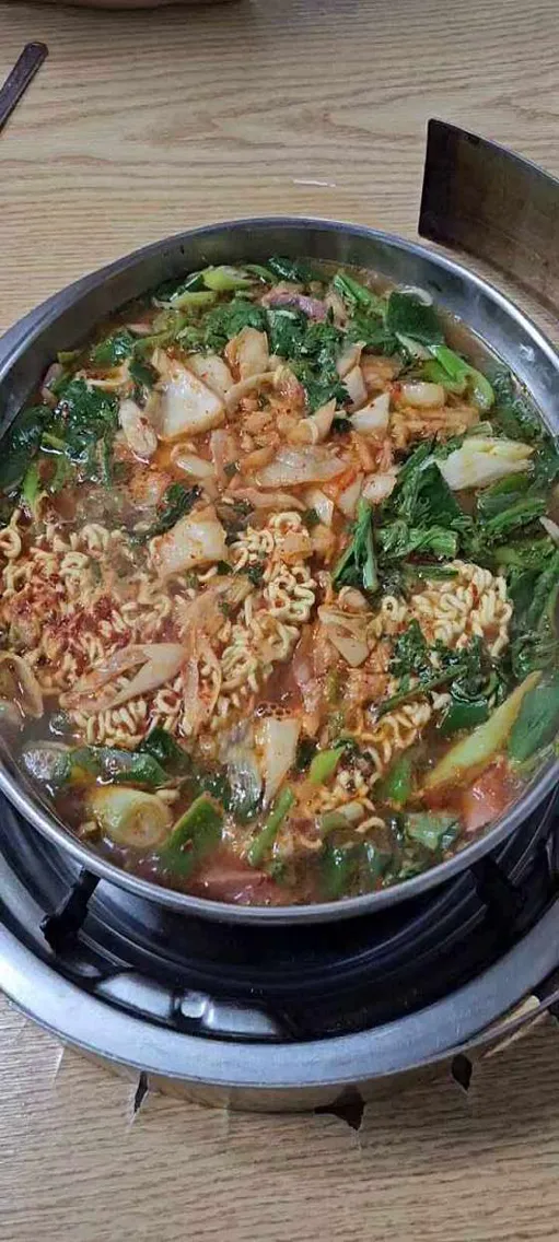 원조 삼거리 부대찌개 전문