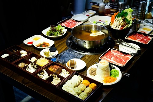 경남 진주 가볼만한 3대 맛집 '진주냉면 산홍': 산삼 주는 냉면, 육전 후기