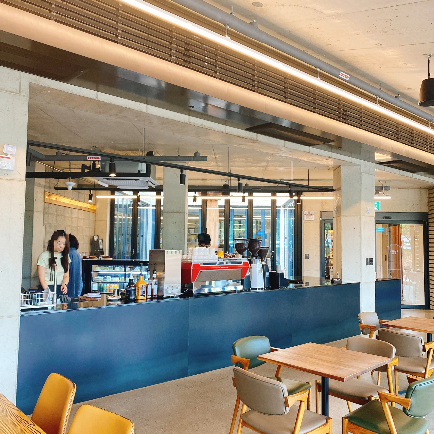 충북 청주 부모산 주봉마을 주봉저수지 한옥 북카페 인문아카이브양림 후마니타스