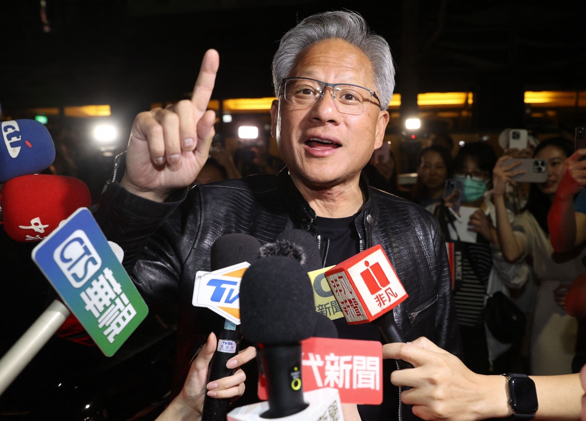 젠슨 황 엔비디아 CEO가 지난 5월 대만을 방문해 현지 언론과 인터뷰 하고 있다.