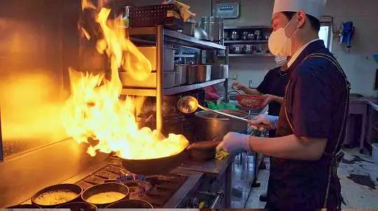 도예가 도자기 교수 꿈 포기 후 연 매출 200억 원 돌솥밥 쌀밥 한정식 맛있는 식당 이천 쌀밥거리 맛집 서민갑부 방송 정보