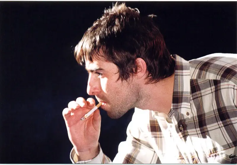 오아시스-리암-갤러거-담배