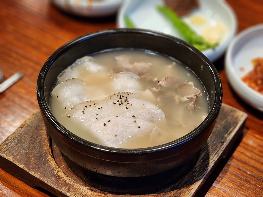 맑은국물의부산식돼지국밥