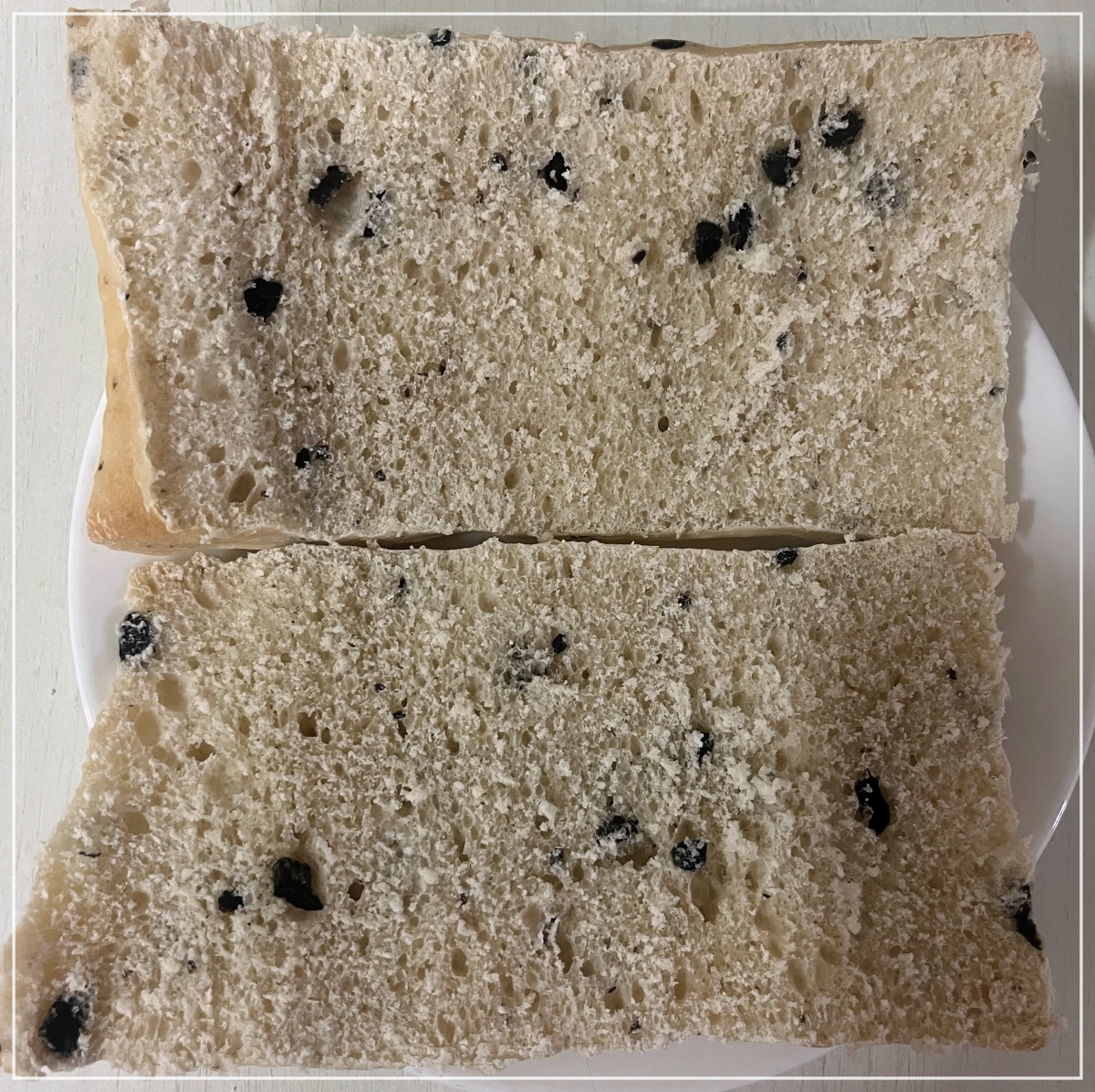 노브랜드-올리브-치아바타-단면