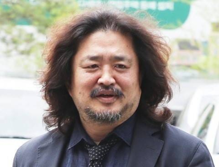 김어준