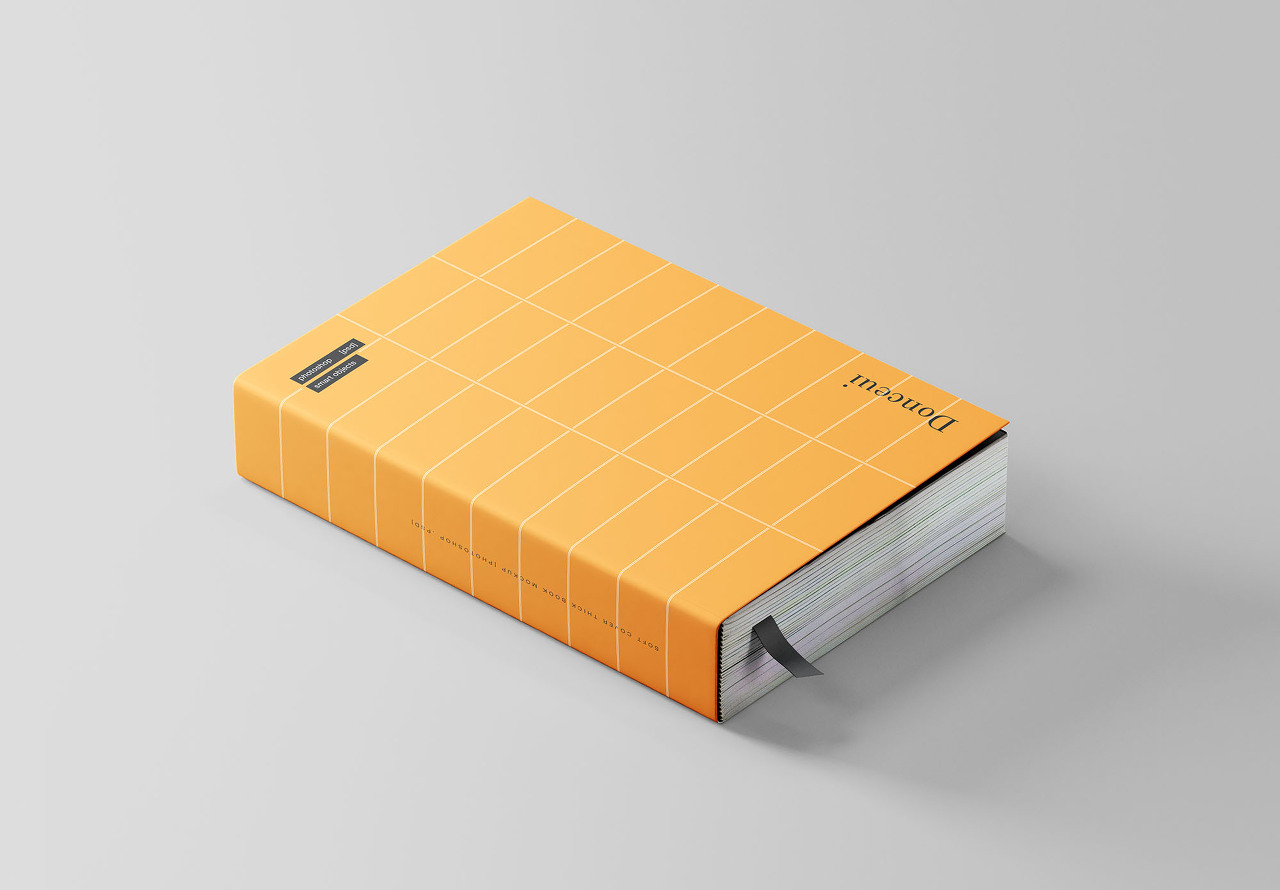 Thick Softcover Book Mockup(두꺼운 소프트커버 북 목업)