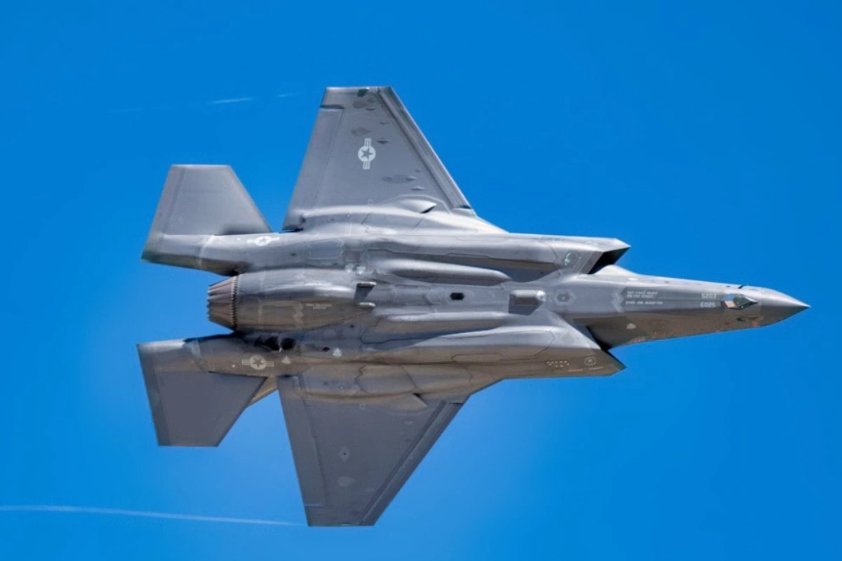 ๋ค๋ชฉ์ ์คํ
์ค ์ ํฌ๊ธฐ F-35 Lightning II