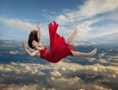 빨간-원피스를-입은-긴머리-소녀가-하늘에서-떨어지는-모습