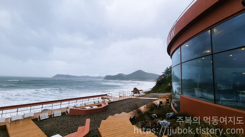 커피인터뷰-파도리-카페-건물-3