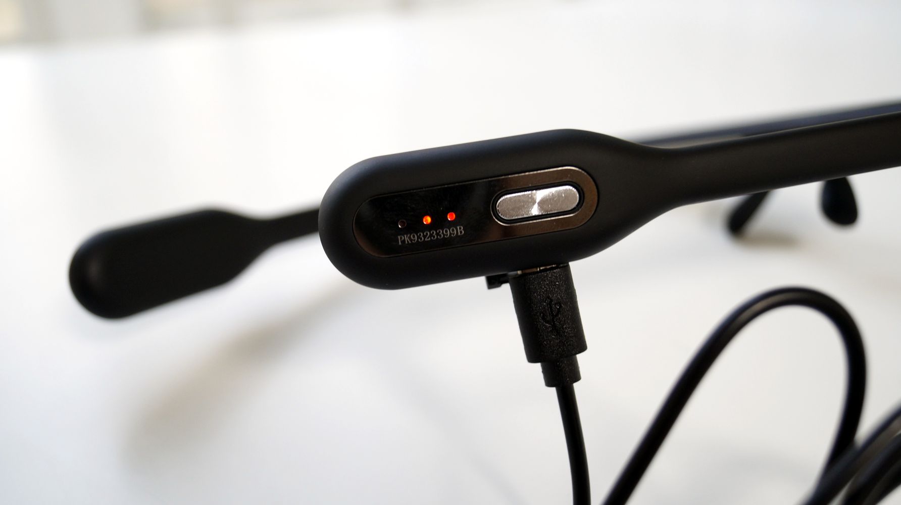 페가시 꿀잠수면안경 충전모습