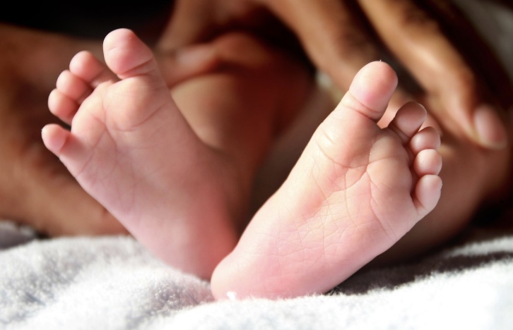 봄철 아기 피부 알레르기·꽃가루 대처법꽃가루·미세먼지로 인한 피부 가려움, 세정 방법, 외출 후 케어