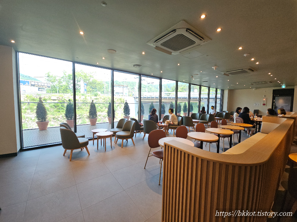 스타벅스 용인고기동유원지점