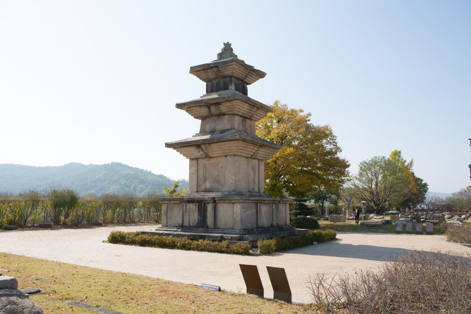 고선사지 삼층석탑