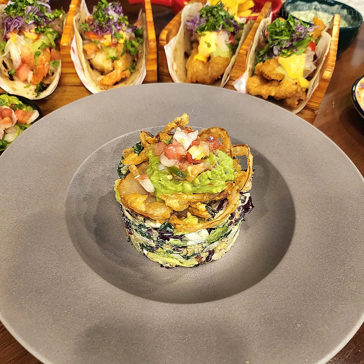 멕시칼리-크리미-바질-찹드샐러드