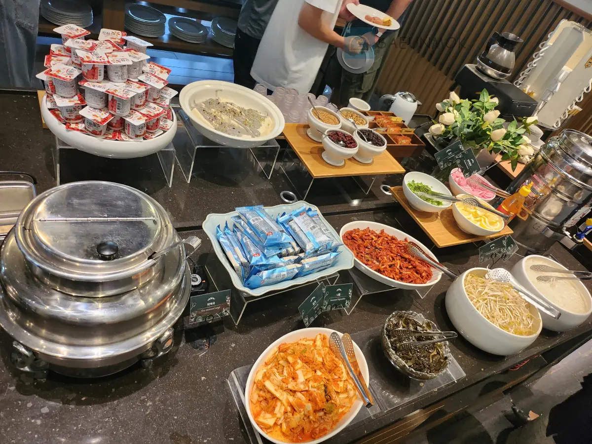 세상의-모든-아침-한식코너