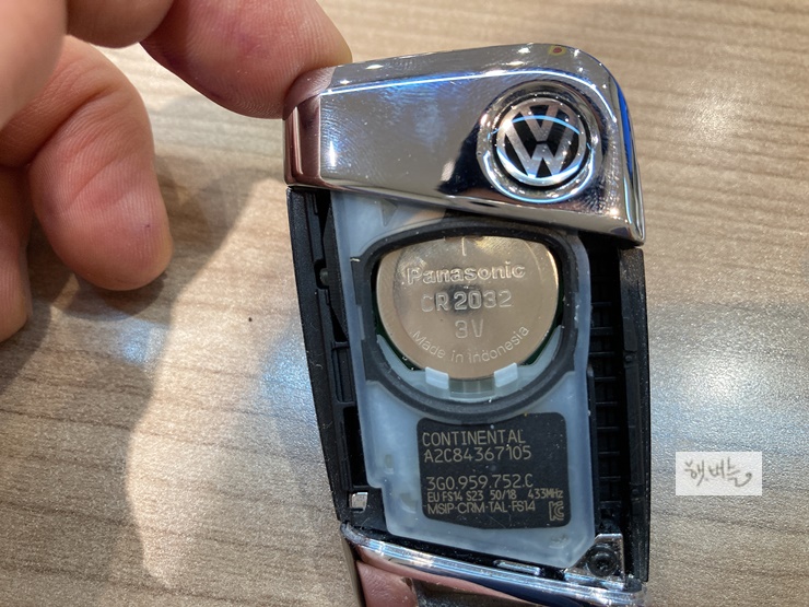 폭스바겐 신형 아테온, 파사트 GT 리모컨 전지 교환방법