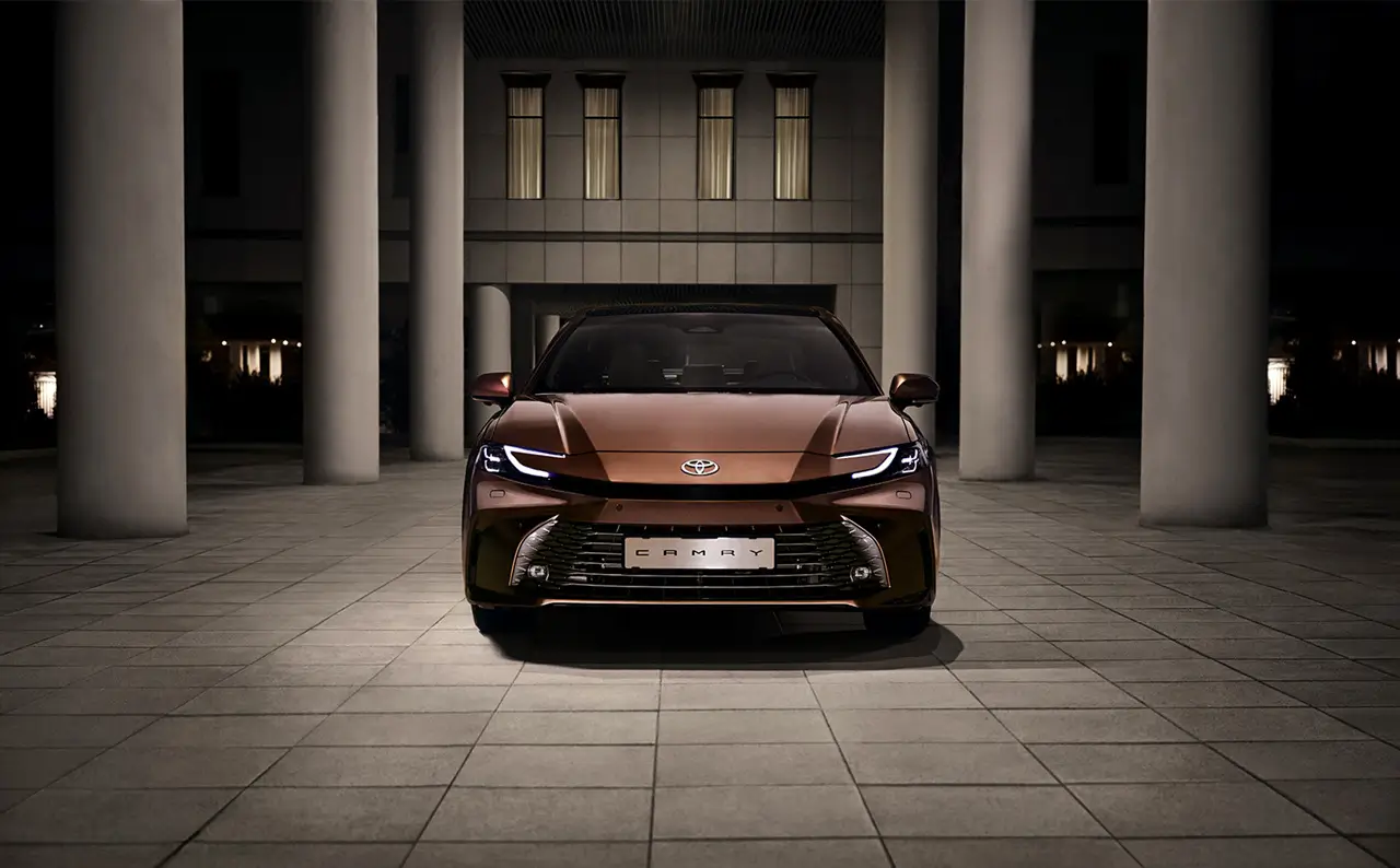 토요타 캠리 하이브리드 이미지 정면