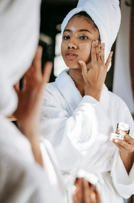 여드름 피부 관리법｜피부과 안 가고도 맑은 피부 만드는 7가지 실천법