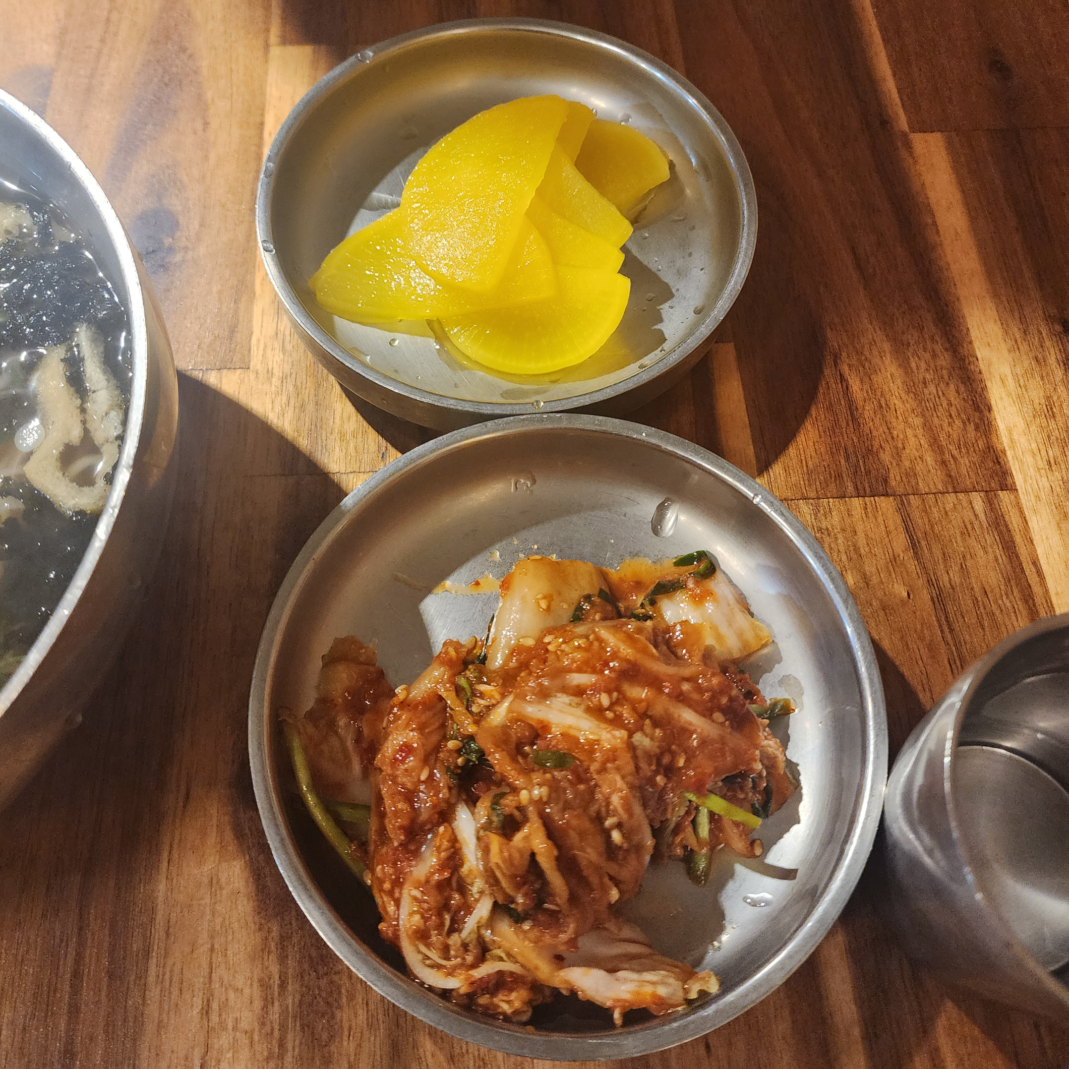 서울장수국수 밑반찬