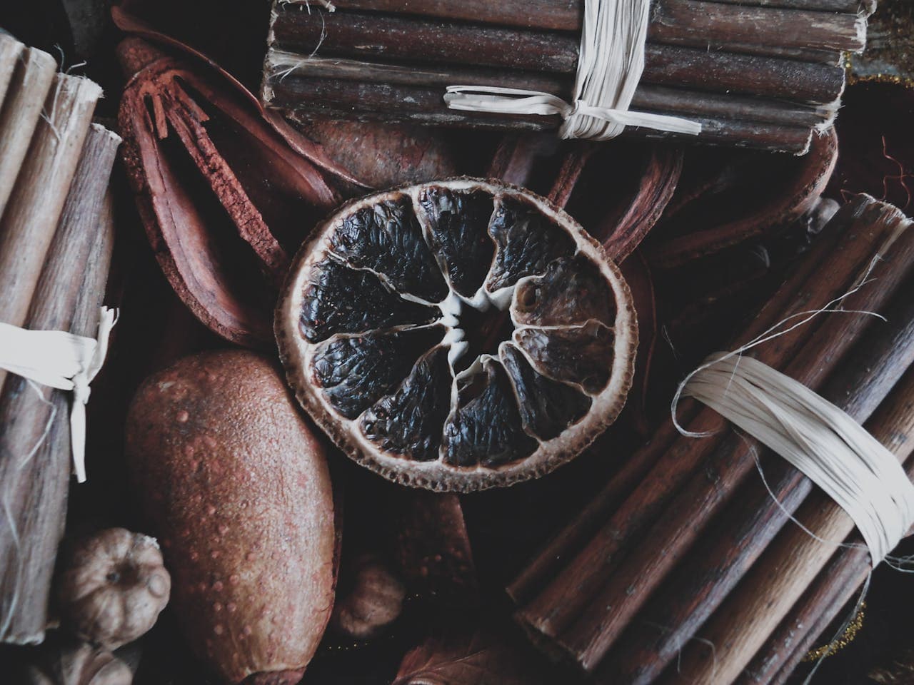 아로마테라피를 이용한 DIY 천연 향수 만들기