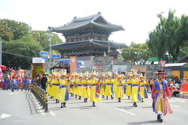 개천예술제 가장행렬