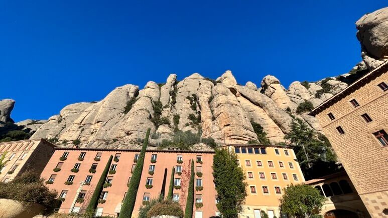 몬세라트 수도원