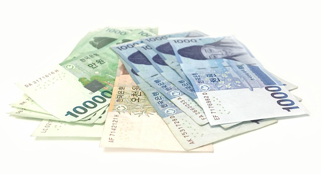 천원, 오천원, 만원짜리 지폐들