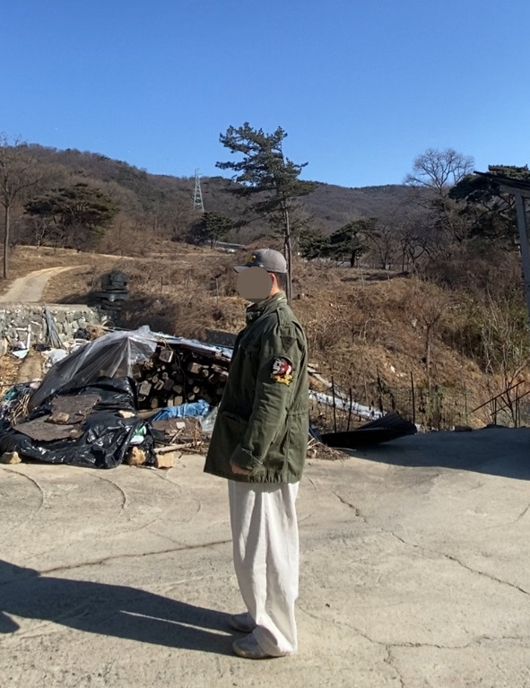 데일리룩('26.2.16.)아메리칸니들 ACDC 볼캡, 무신사스탠다드 슬리브 티셔츠, 폴로랄프로렌 M-65 야상자켓 빈티지 재킷, 무신사스탠다드 와이드 벌룬 팬츠, 아디다스 드래곤