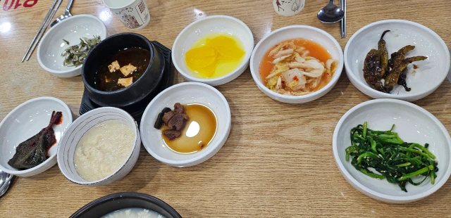 강릉 동화가든-기본 상차림-밑반찬