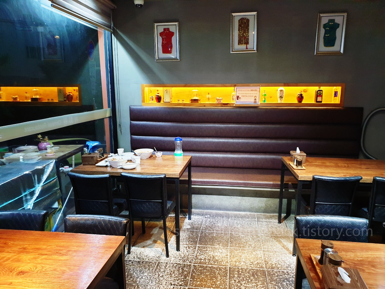 비교적-좁은-취화원-공간